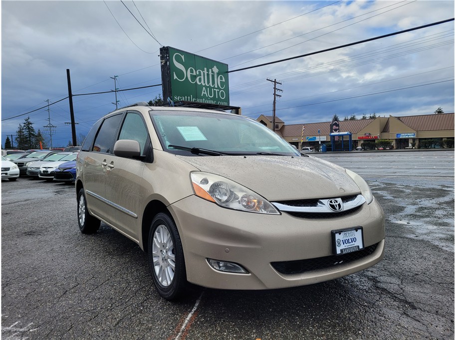 2008 Toyota Sienna XLE Limited Minivan 4D