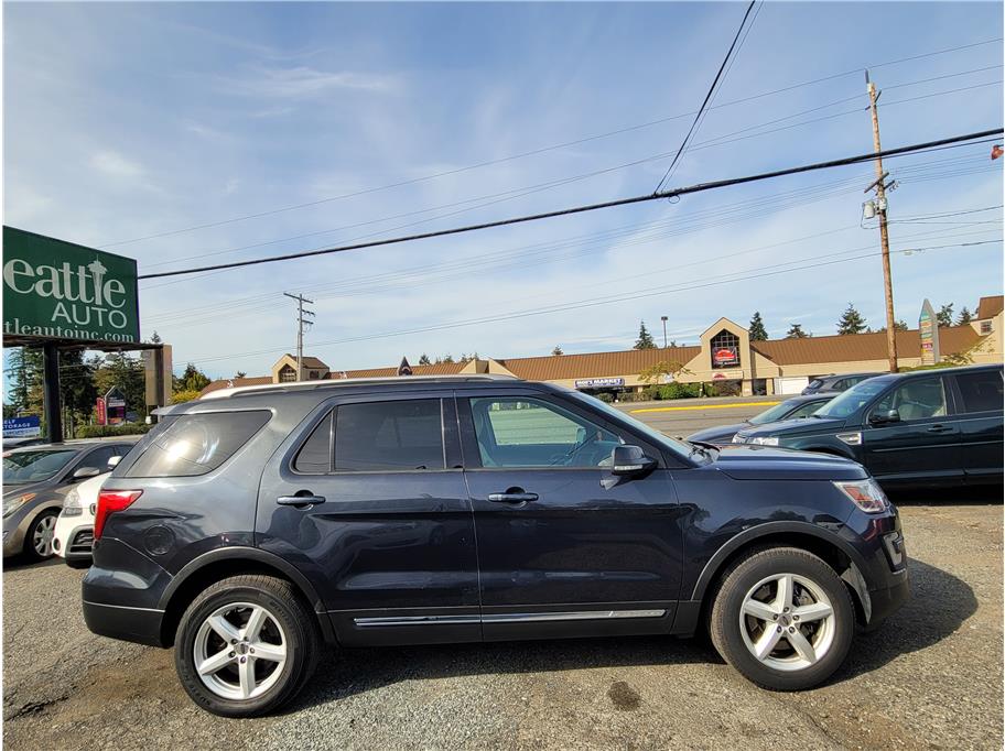 2017 Ford Explorer XLT Sport Utility 4D