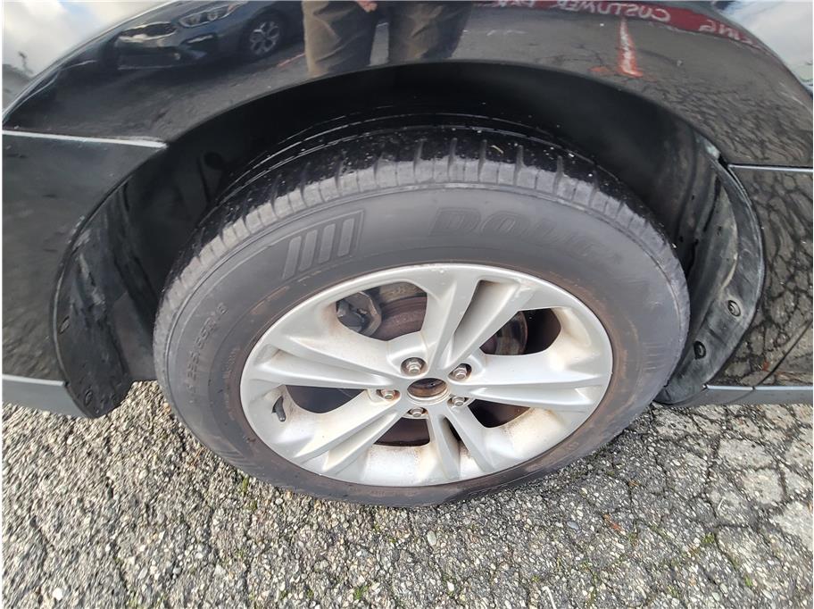 2016 Ford Taurus SEL Sedan 4D