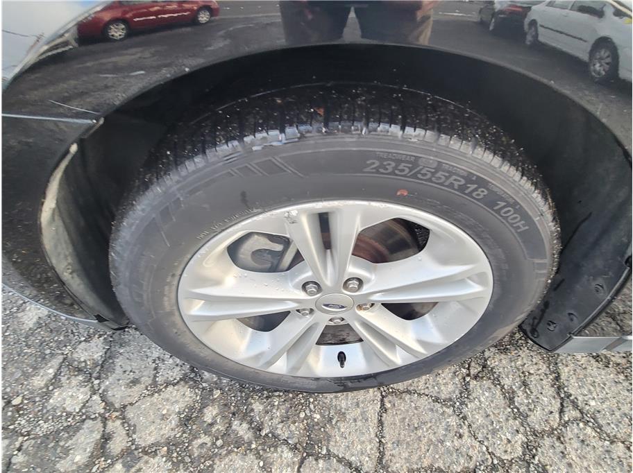 2016 Ford Taurus SEL Sedan 4D