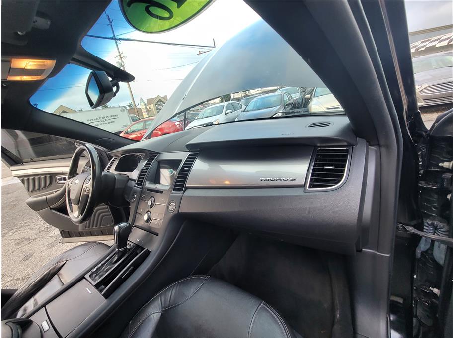 2016 Ford Taurus SEL Sedan 4D