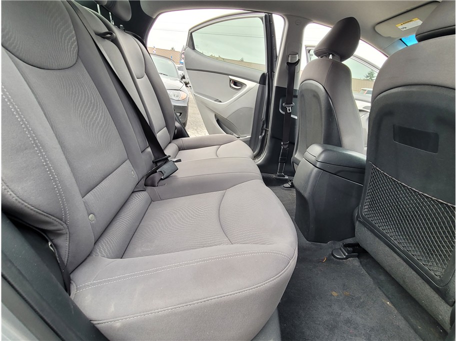 2015 Hyundai Elantra SE Sedan 4D