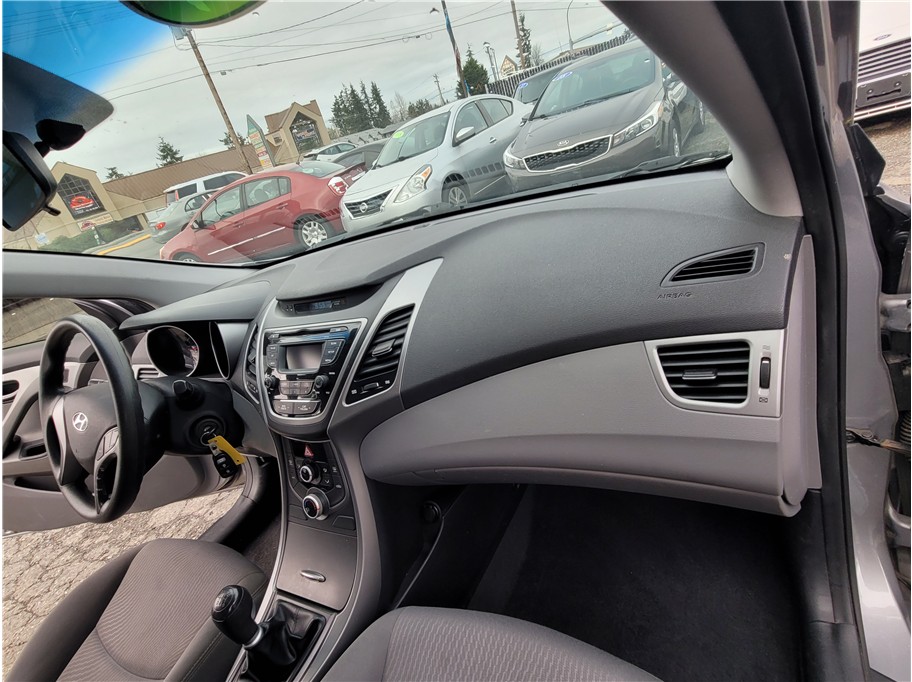 2015 Hyundai Elantra SE Sedan 4D