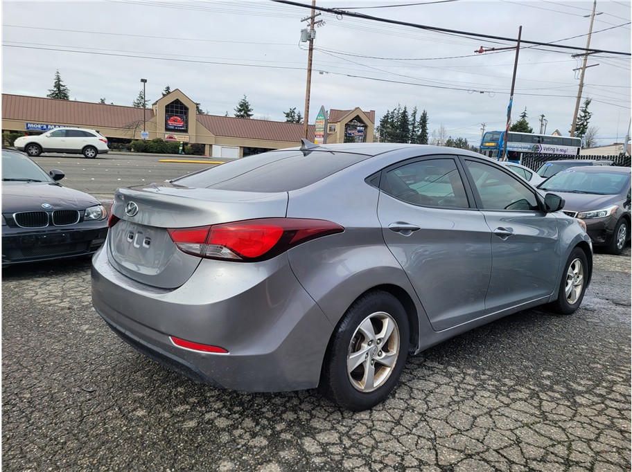 2015 Hyundai Elantra SE Sedan 4D