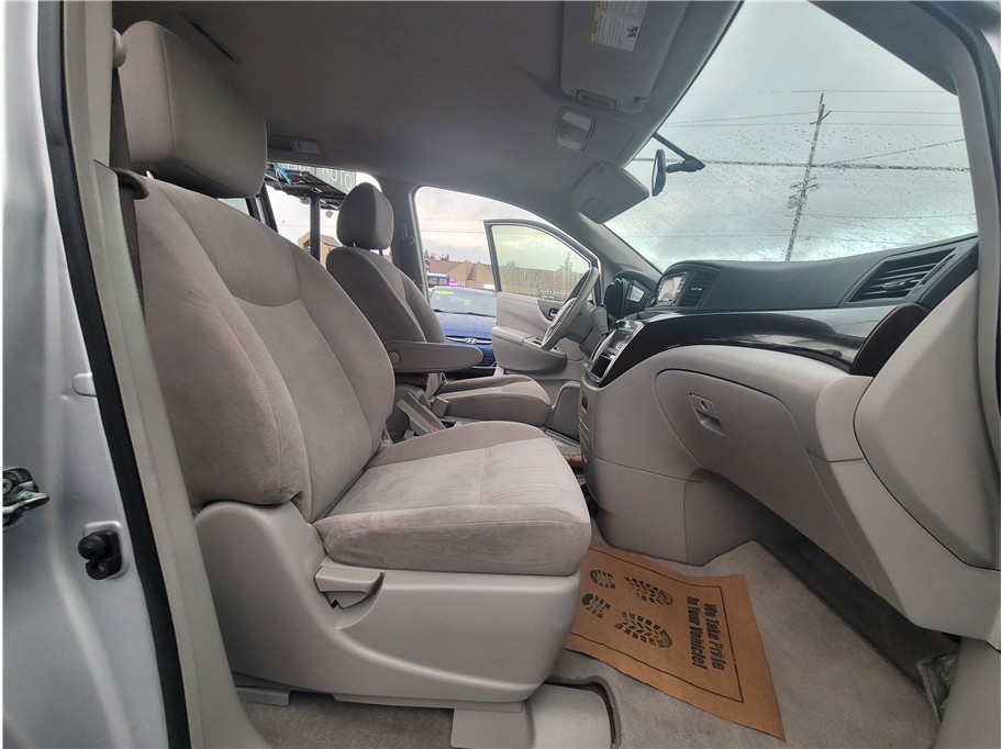2016 Nissan Quest SV Minivan 4D