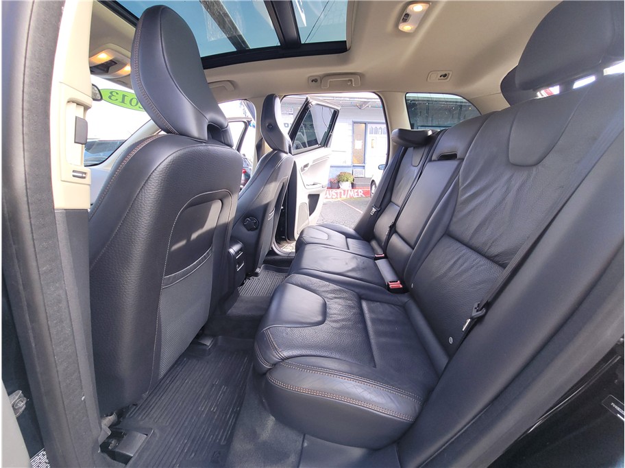 2013 Volvo XC60 T6 Sport Utility 4D